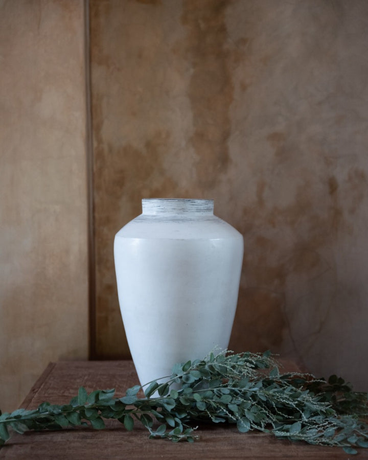 Java Bianco Vase, handmade terracotta
