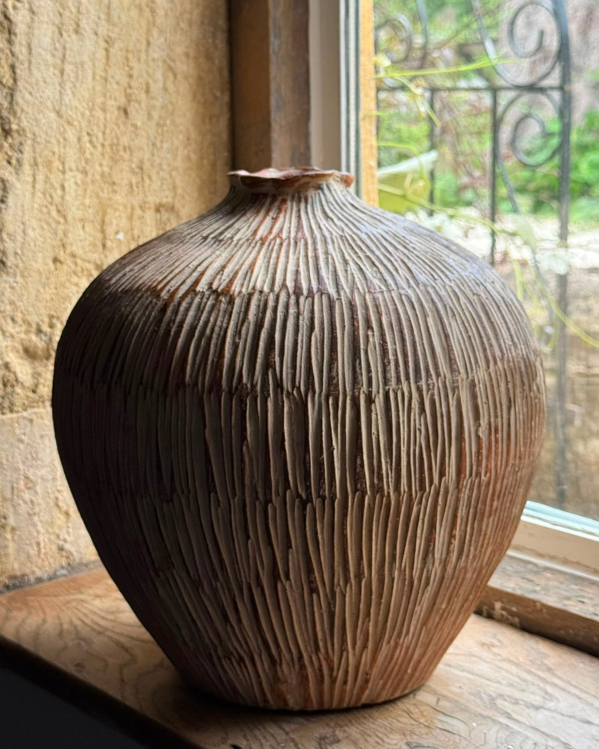 Rimba Terracotta Vase, shaped by hand in Java