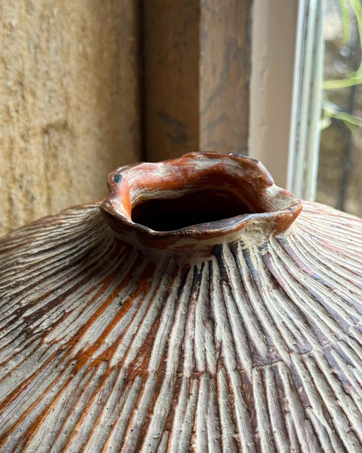 Rimba Terracotta Vase, shaped by hand in Java