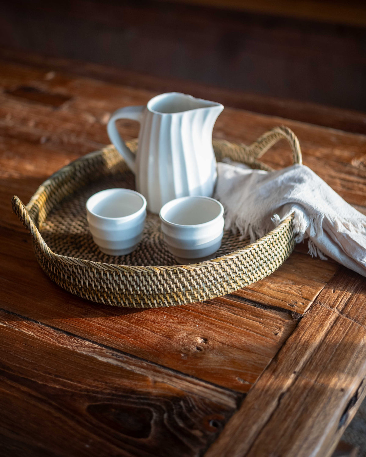 Natuna Tray in Dark Brown, handwoven rattan