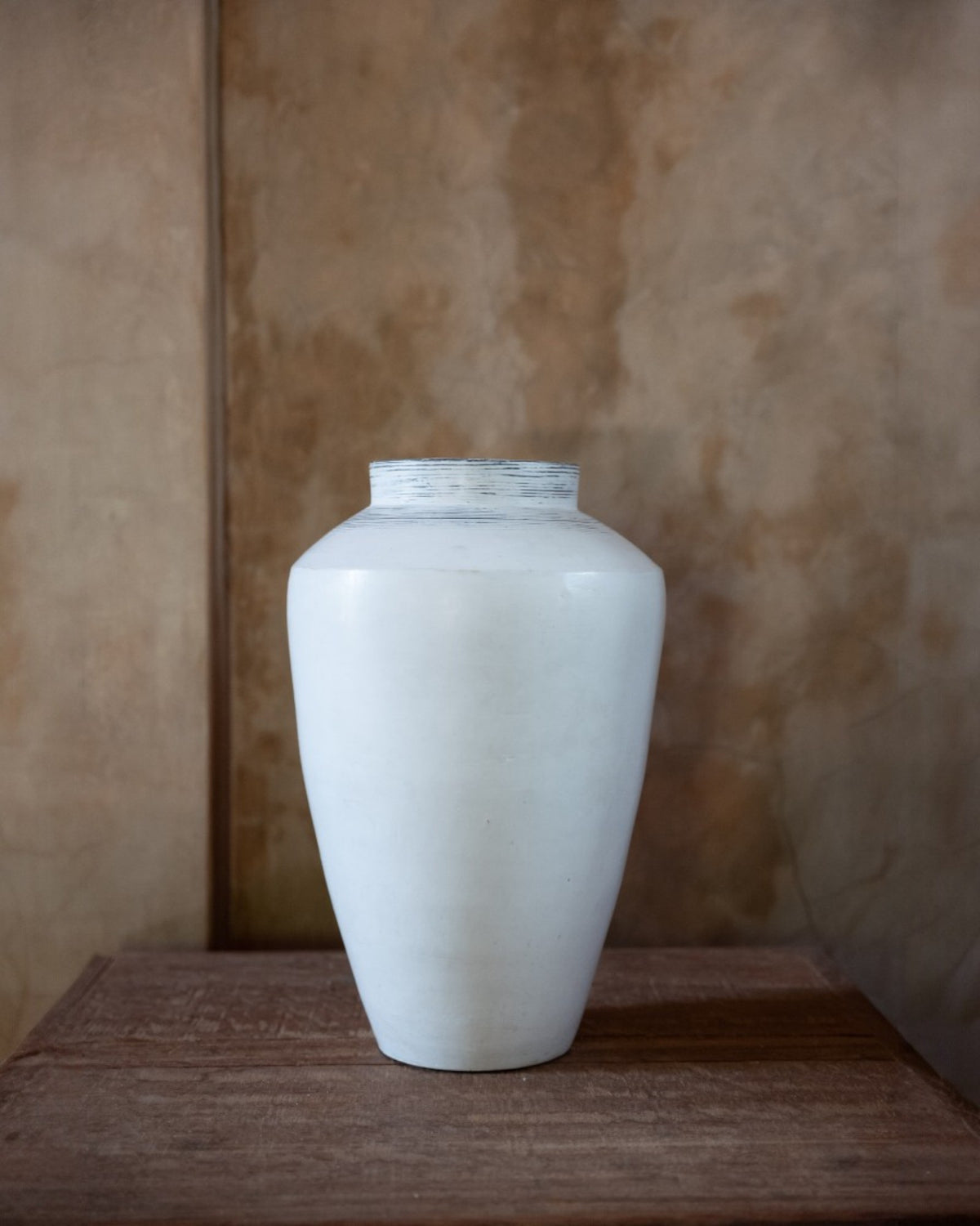Java Bianco Vase, handmade terracotta