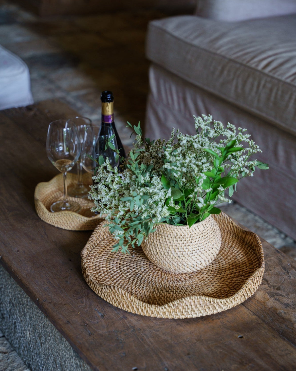 Solva Round Scallop Tray, handwoven rattan