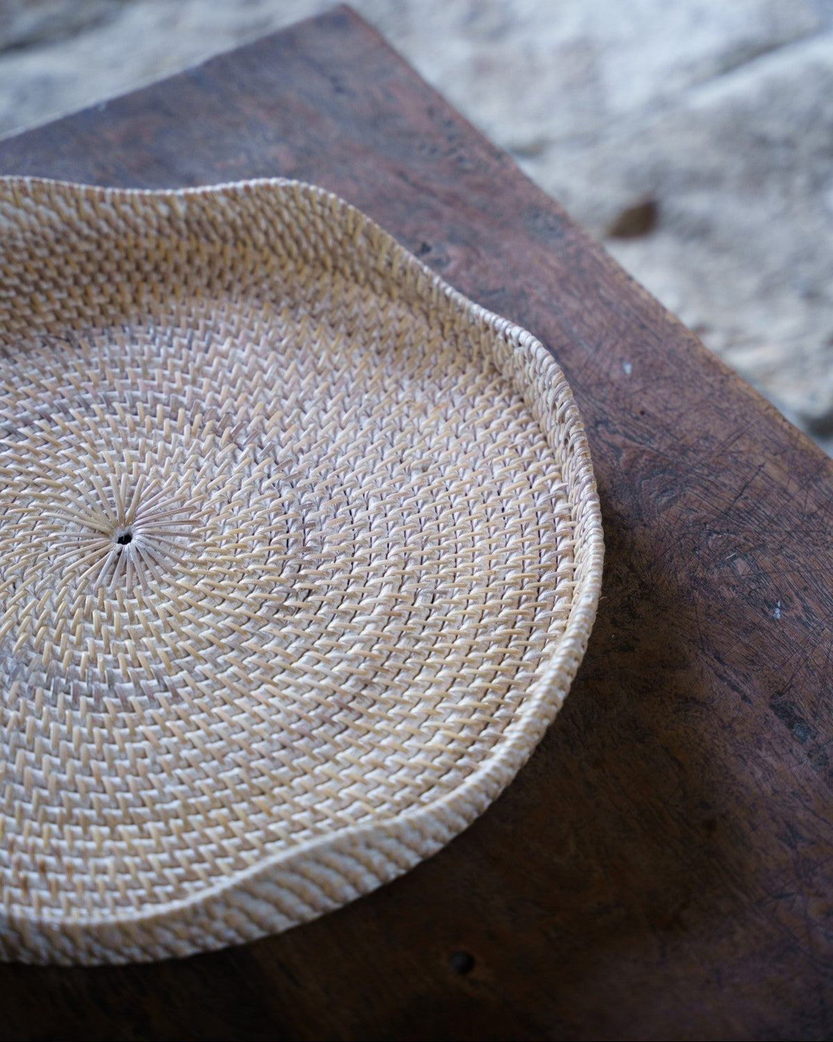 Solva Round Scallop Tray in White Wash, handwoven rattan