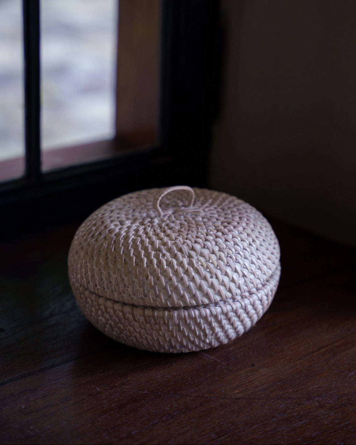 Talise Round Trinket Box with Lid, handwoven rattan